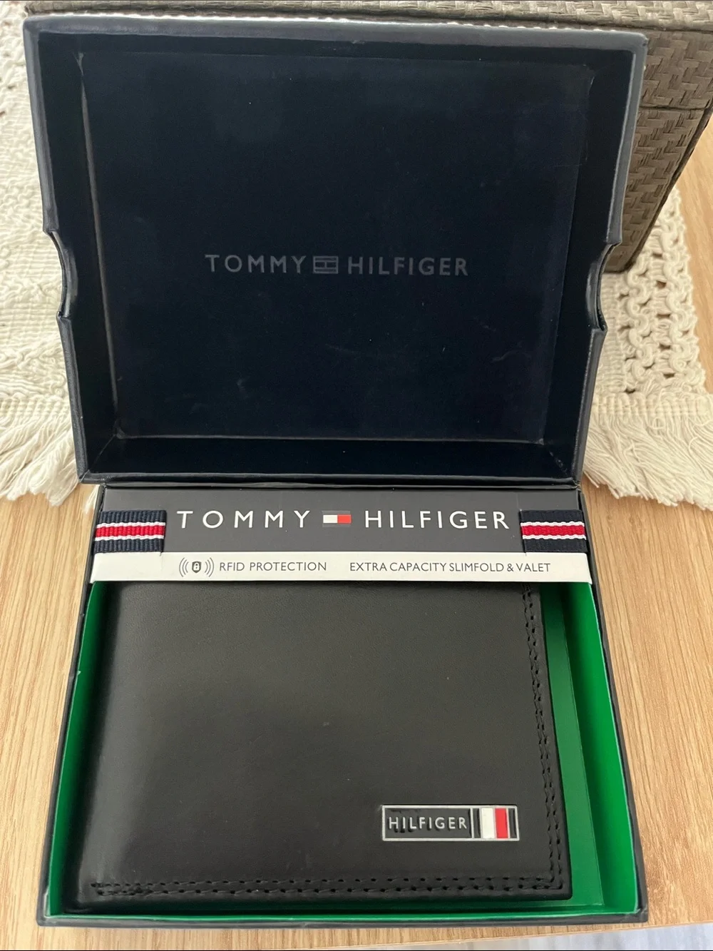 Tommy Hilfiger Black Leather Bi-Fold Wallet with Flag Logo